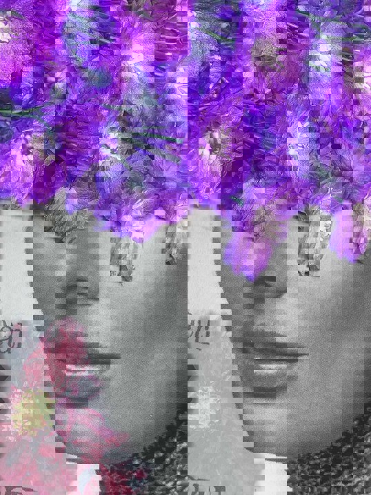 Art Print - Jenny Sandersson - Audrey in purple flowers 30x40